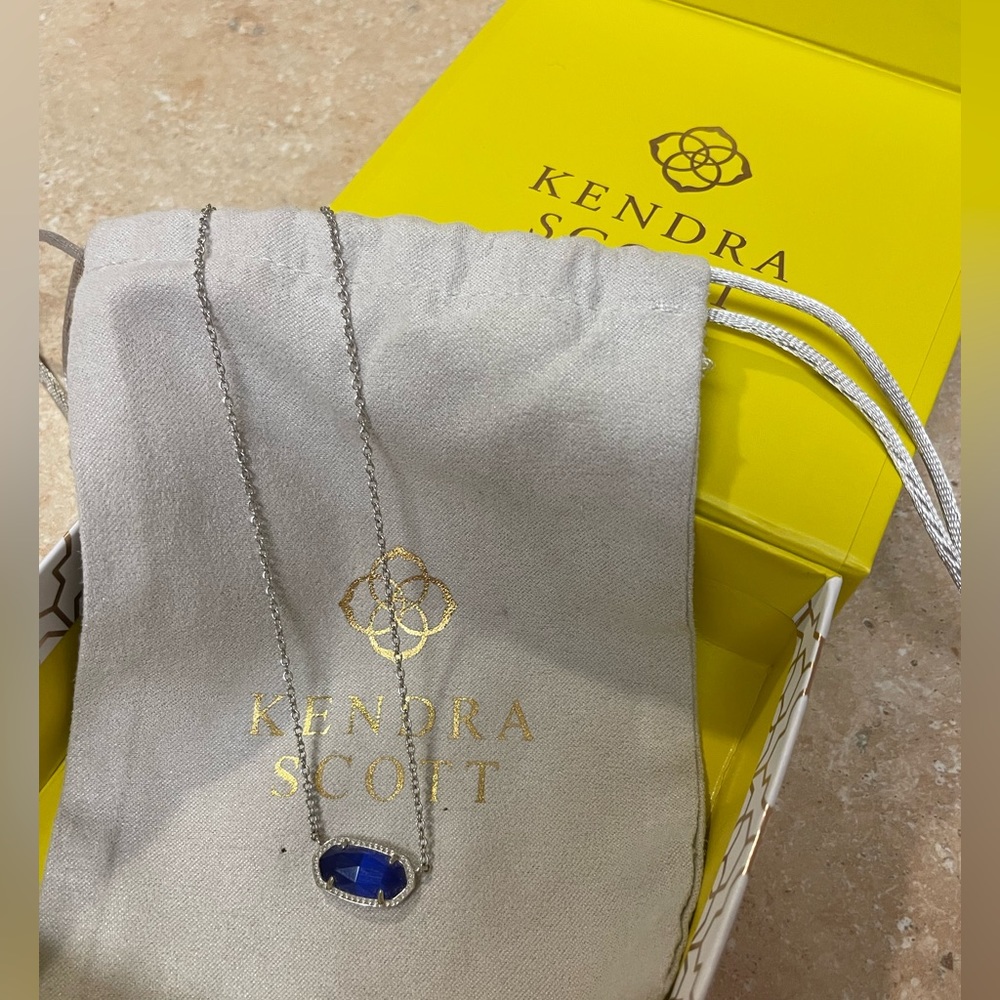 Kendra Scott necklace